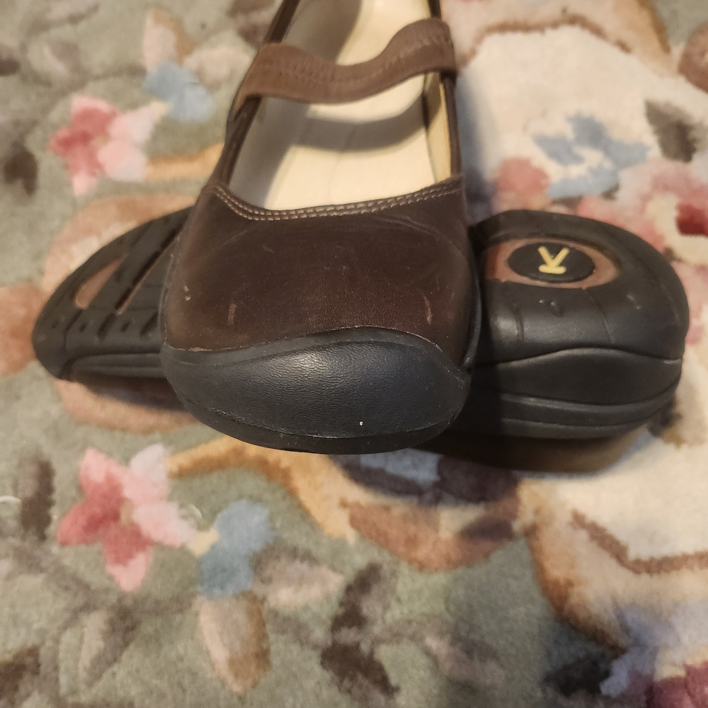 KEENs Brown Leather Slip On's - Picture 3 of 5